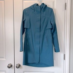Womens Lululemon Rebel rain jacket, size 4
